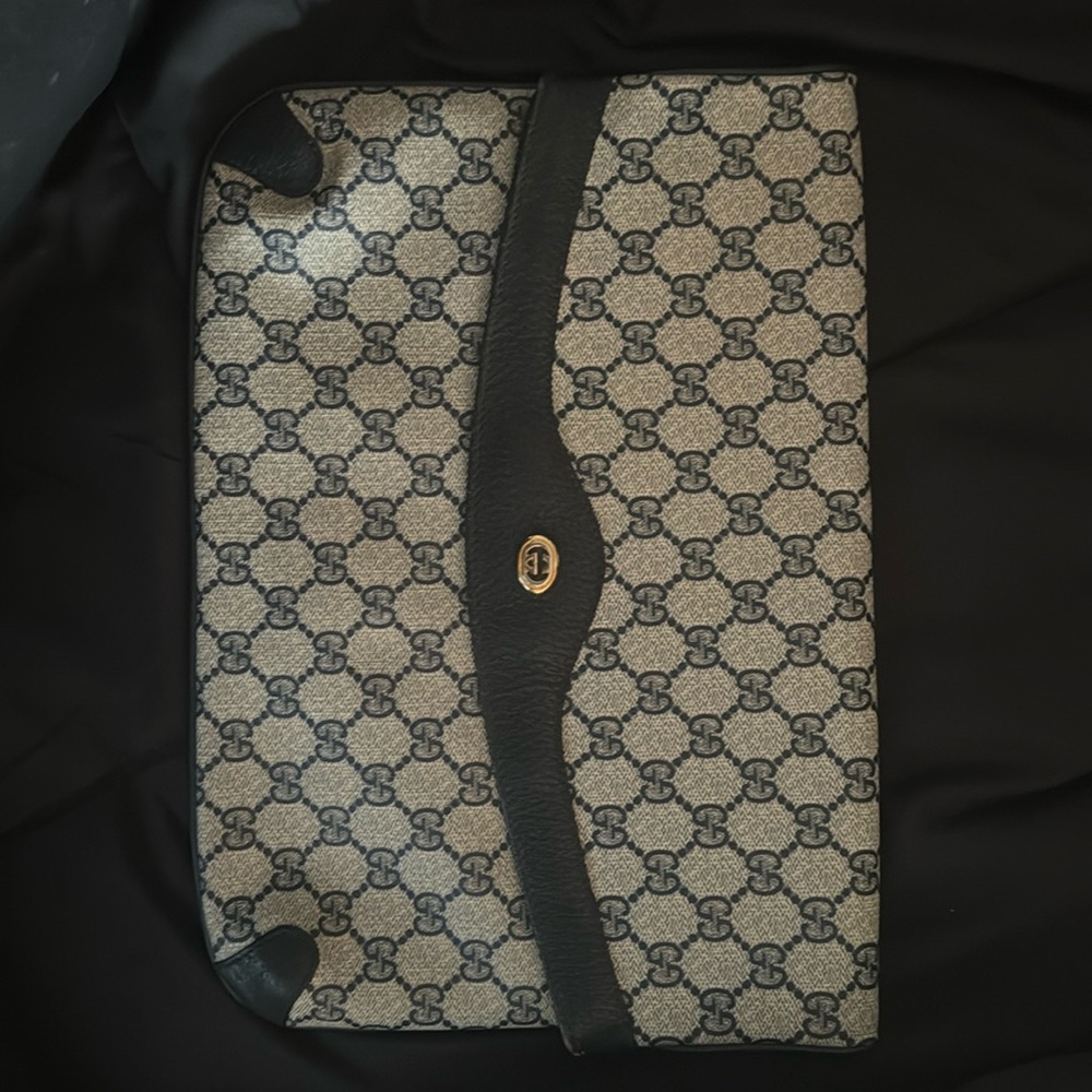 Authentic Gucci clutch purse